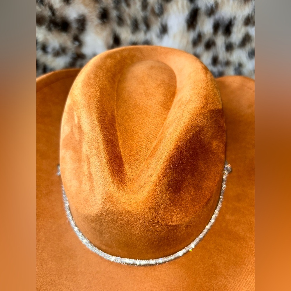 Brown Faux Suede Cowboy Hat with Silver Bling Accents and Size 7 Boots -BUNDLE- - Picture 9 of 15